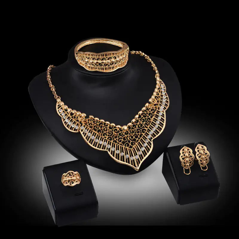 Gold Indian Luxury Jewelry Set